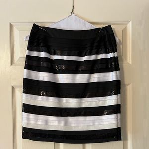 White House Black Market Pencil Skirt Size 6